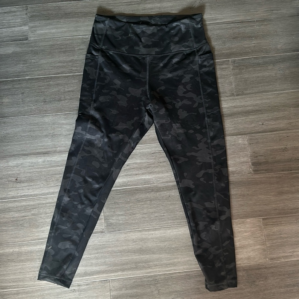 Danskin leggings, size large, with pockets